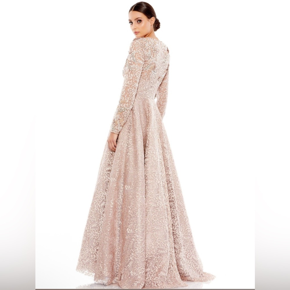 NWT- Mac Duggal Elegant Lace Evening Gown in Blush Pink - Picture 5 of 6